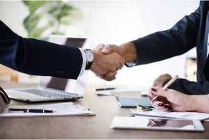O que é uma fusão empresarial