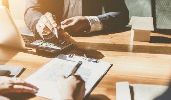 Acompanhe as principais informações acerca da precificação e saiba como realizar as publicações em Diários Oficiais. 