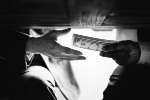 Saiba o que é corrupção passiva