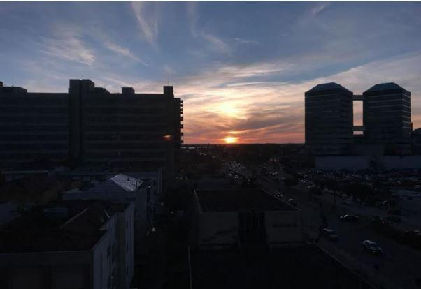 Por-do-sol na linda cidade de Recife, onde é feito o diário online recife.